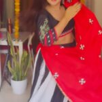 Roopal Tyagi Instagram - Yes main gir gayi. 🥹 But I’m still uploading this video! Why? Cause one - I couldn’t dance after this take. 🫣And two- life isn’t perfect, so why should my reels be! So at the risk of turning into a meme, I’m putting this up. Just to #keepitreal ❤️ go ahead.. laugh! 😂 P.S. don’t worry, me and my foot, both are alright now ☺️ #blooper #dancereel #navratri #dholitarodholbaaje #ouch