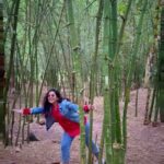Roopal Tyagi Instagram - A 80’s, 90’s Bollywood kid forever.. who loves dancing around trees 🌳 💃 #qayamatseqayamattak #90sbollywood #gazabkahaidin Coorg Madikeri