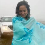 Roopal Tyagi Instagram - Who else is waiting for their dream guy? Comment 🙋🏻‍♀️ 🫶🏼✨ #rhtdm #loveatfirstsight #maincharacterenergy #manifestation #love #rain #monsoonreels