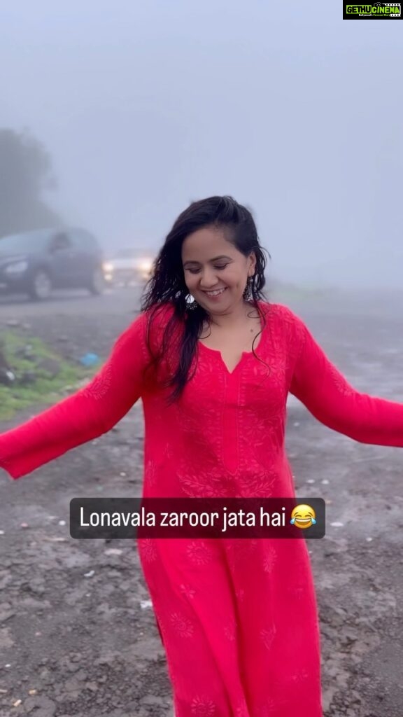 Roopal Tyagi Instagram - Punekar bhi 😂 hai na? Which is your favourite weekend getaway from your city? Comment and let me know 😃👇🏼 #monsoongetawaysnearmumbai #monsoongetaway #lonavala #mumbai #pune #mumbaimerijaan Lonavla, Maharashtra, India
