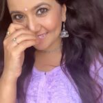 Roopal Tyagi Instagram - Bindi or no bindi? 👇🏼comment P.S. This song 🫶🏼 💜 #90sindipop #maeri #reelkarofeelkaro