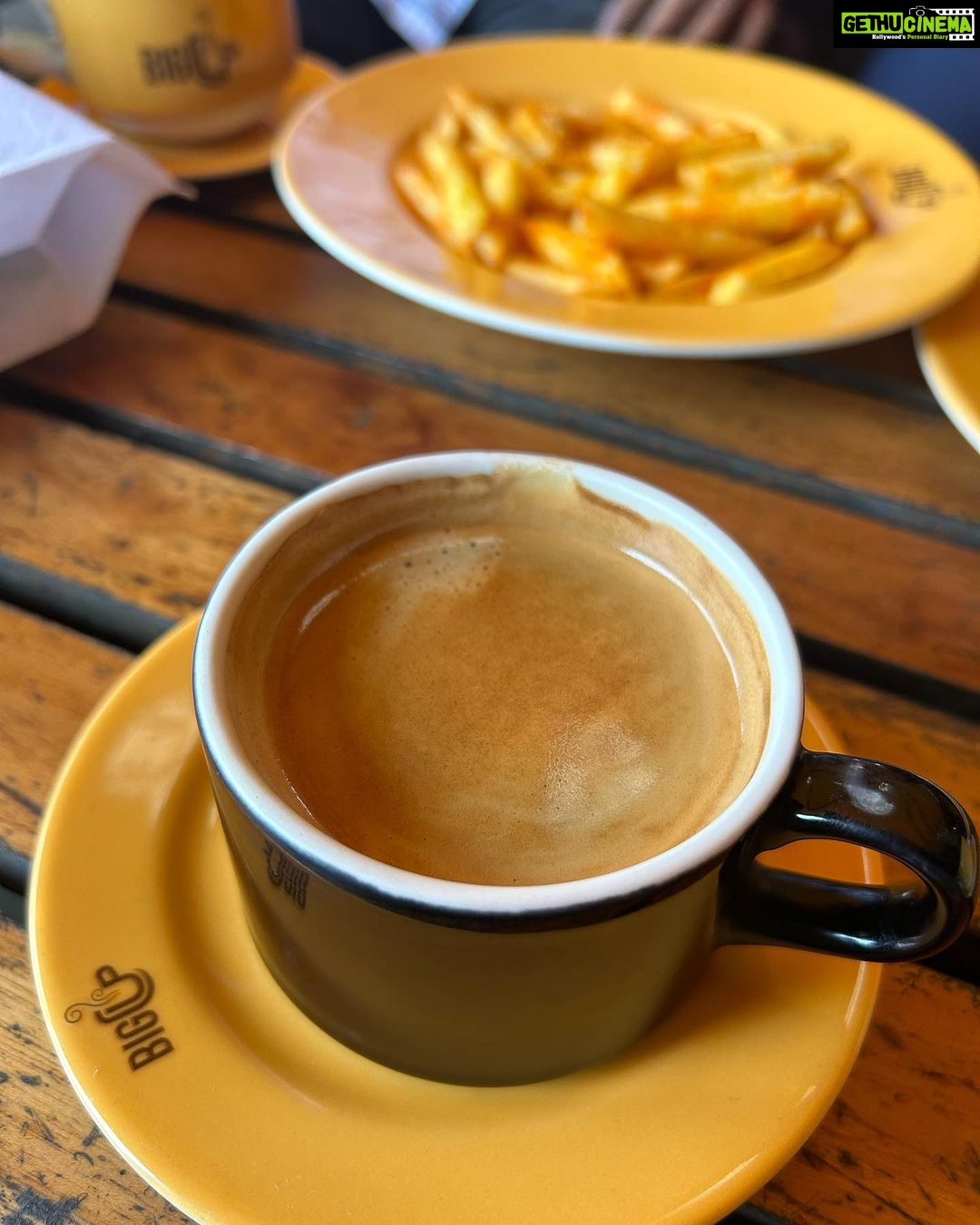 Roopal Tyagi Instagram - I tried the Kopi Luwak coffee in Coorg. It’s an expensive coffee made in a way that I always found weird 🫣 but since I’m a coffee lover I had to try it! Swipe till the end to see how I felt about it. And yes, I couldn’t sleep that night till 2am 😵💫 While the coffee was super smooth, it was also super strong 🫨☕️ #coffeelover #kopiluwak #coffee #coorg #karnataka Coorg Madikeri
