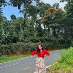 Roopal Tyagi Instagram - The grandeur of nature reminds us how insignificant we are! 🌳 ❤️ #naturelover #highway #waterfall #coorg #karnataka Coorg Madikeri