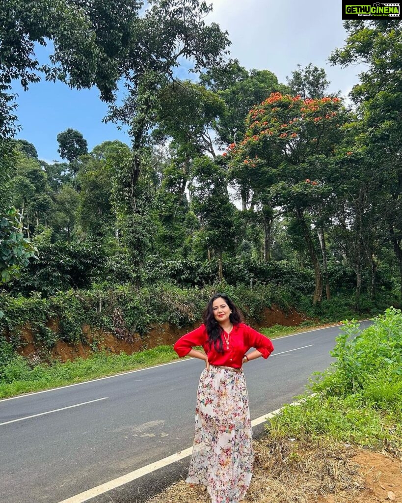 Roopal Tyagi Instagram - The grandeur of nature reminds us how insignificant we are! 🌳 ❤️ #naturelover #highway #waterfall #coorg #karnataka Coorg Madikeri