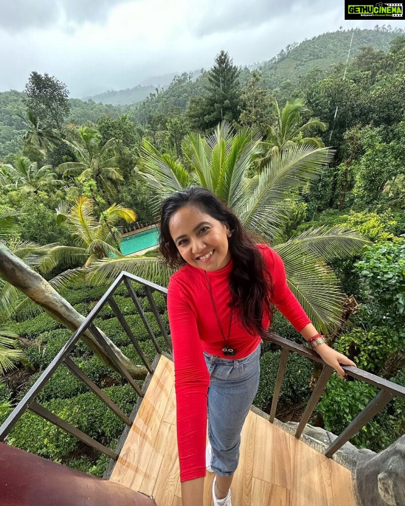 Roopal Tyagi Instagram - Kerala trip #photodump 💚 🌳 🏔️ #wayanad #kerala #periyar #treehouse #naturelovers #green #familytrip Wayanad വയനാട്