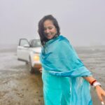 Roopal Tyagi Instagram - Instagram made me do it. I actually hate the rain 🤪 🌧️ 🩵 #ootd #skybluesalwarsuit #suit #indianwear #monsoon