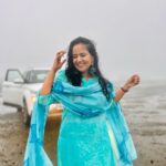 Roopal Tyagi Instagram - Instagram made me do it. I actually hate the rain 🤪 🌧️ 🩵 #ootd #skybluesalwarsuit #suit #indianwear #monsoon