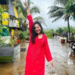 Roopal Tyagi Instagram - Some rituals and some chance encounters 🌧️ 🚗 🥘 👯‍♀️ #lonavala #monsoonseason Lonavla, Maharashtra, India