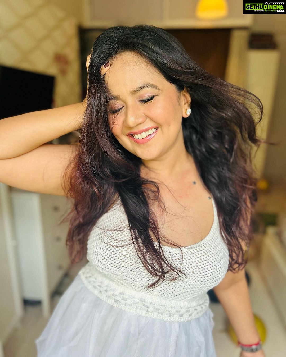 Roopal Tyagi Instagram - Good morning! Have a blessed day #instaFam 😻