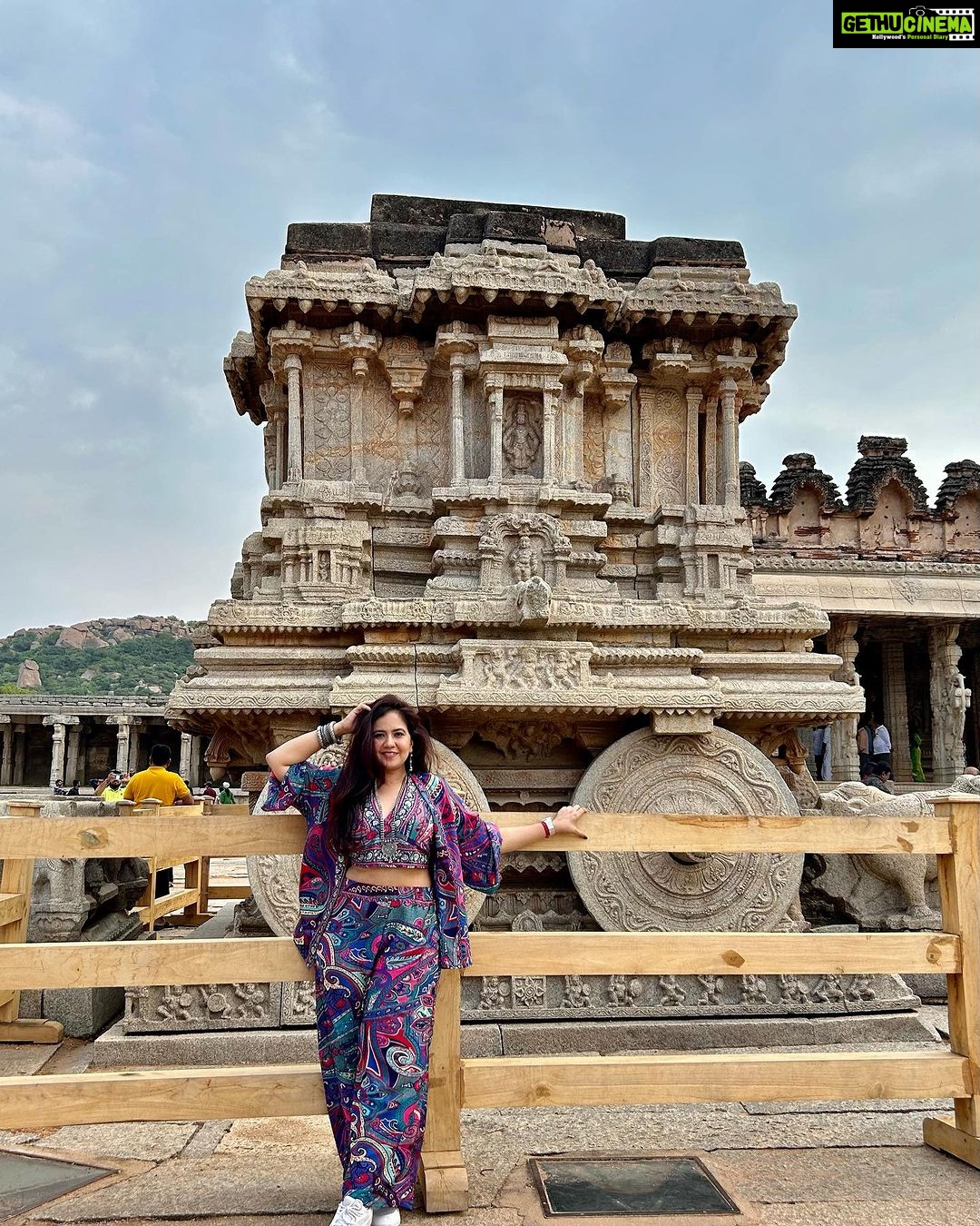 Roopal Tyagi Instagram - Hampi reminds us that everything is temporary. A once lavish, rich and vibrant culture, today stands still in time.. leaving behind ruins …albeit stunning! This place has a different vibe. You gotta visit to know ✨ #hampidiaries #indiatravelgram #karnataka #hampi #unescoworldheritage #vijayanagaraempire Hampi, Karnataka