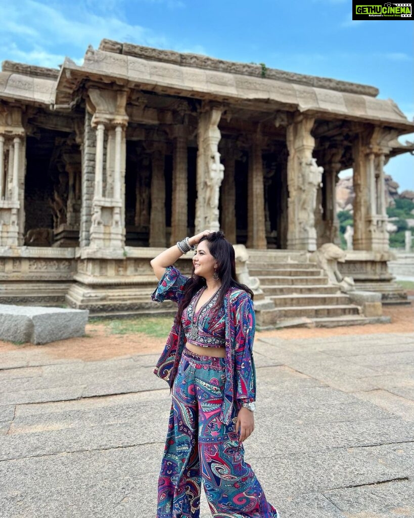 Roopal Tyagi Instagram - Hampi reminds us that everything is temporary. A once lavish, rich and vibrant culture, today stands still in time.. leaving behind ruins …albeit stunning! This place has a different vibe. You gotta visit to know ✨ #hampidiaries #indiatravelgram #karnataka #hampi #unescoworldheritage #vijayanagaraempire Hampi, Karnataka