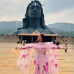 Roopal Tyagi Instagram - Aum Namah Shivaay 🕉️ #adiyogi #aumnamahshivaya #ishafoundation #adiyogichikkaballapur #shivatemple #mahadev #nagatemple #naga Adiyogi Statue Chikkaballapur
