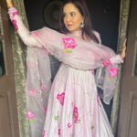Roopal Tyagi Instagram - Thank you so much everyone for making my birthday so special 💖 I’m eternally grateful 🥹 #birthday #blessed #ootd #handpaintedanarkalisuit
