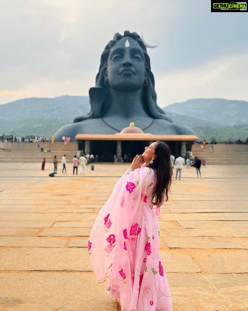 Roopal Tyagi Instagram - Aum Namah Shivaay 🕉️ #adiyogi #aumnamahshivaya #ishafoundation #adiyogichikkaballapur #shivatemple #mahadev #nagatemple #naga Adiyogi Statue Chikkaballapur