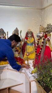 Roshan Prince Instagram - पूजा अर्चना और शुक्राना #hanumanchalisa