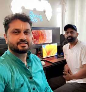 Roshan Prince Instagram - Guess What would be the NEXT..?? Teaser On my Birthday (12th September) 
Editing Session with the Director @amitkumarfilms in Toronto
Stay Tuned..!! #JaiShreeRam #JaiShreeShyam 🌷