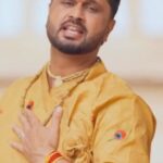 Roshan Prince Instagram - श्यामा की मुझ पे जो नज़र पड़ी है, लगता है मेरी भी कदर पड़ी है 🌷🌷🌷 VRINDAVAN Link in BIO Vrindavan dham
