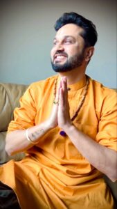 Roshan Prince Instagram - ਅੱਜ ਦੇ ਦਿਨ ਦੀ ਸ਼ੁਰੂਆਤ ਮਹਾਂਮਾਈ ਦੇ ਗੁਣਗਾਨ ਨਾਲ .. 🌷

ਆਦਿ ਸ਼ਕਤੀ
ਆਦਿ ਭਵਾਨੀ 
ਮਾਂ ਸ਼ੇਰਾਂ ਵਾਲੀਏ 
“ਤੇਰੀ ਸਦਾ ਹੀ ਜੈ ਹੋ ਮਾਂ” #maadurga #maa #sherawali #vaishno_devi #jaimatadi #jaimaakali