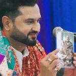 Roshan Prince Instagram - ओ सांवरे… 🌷 Live Satsang.. Kirtan, United Kingdom🌷🌷 जय श्री राम 🌷 जय श्री राधे श्याम 🌷🌷
