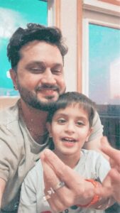Roshan Prince Instagram - गाड़ी राधा जू के नाम से जब दौड़ेगी, 
तो मुख पे नाम राधे राधे श्याम,
तार सीधा जा के दिल से जब जुड़ेगी,
तो मुख पे नाम राधे राधे श्याम 🌷🌷

RR Records Bhakti & Ranjiv Singla Productions Presents

#Radheradheshyam 𝐑𝐞𝐥𝐞𝐚𝐬𝐢𝐧𝐠 𝐨𝐧 𝟐𝟖 𝐒𝐞𝐩𝐭𝐞𝐦𝐛𝐞𝐫 𝟐𝟎𝟐3