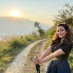 Roshmi Banik Instagram - ☀️✨🗻