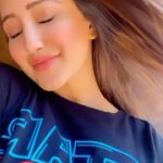 Roshmi Banik Instagram - Subah subah that “chaleya” mood and the “oh so pretty” look. 🥰 . . . . #love #mood #thursday #tbt #happy #slowmotion #pretty
