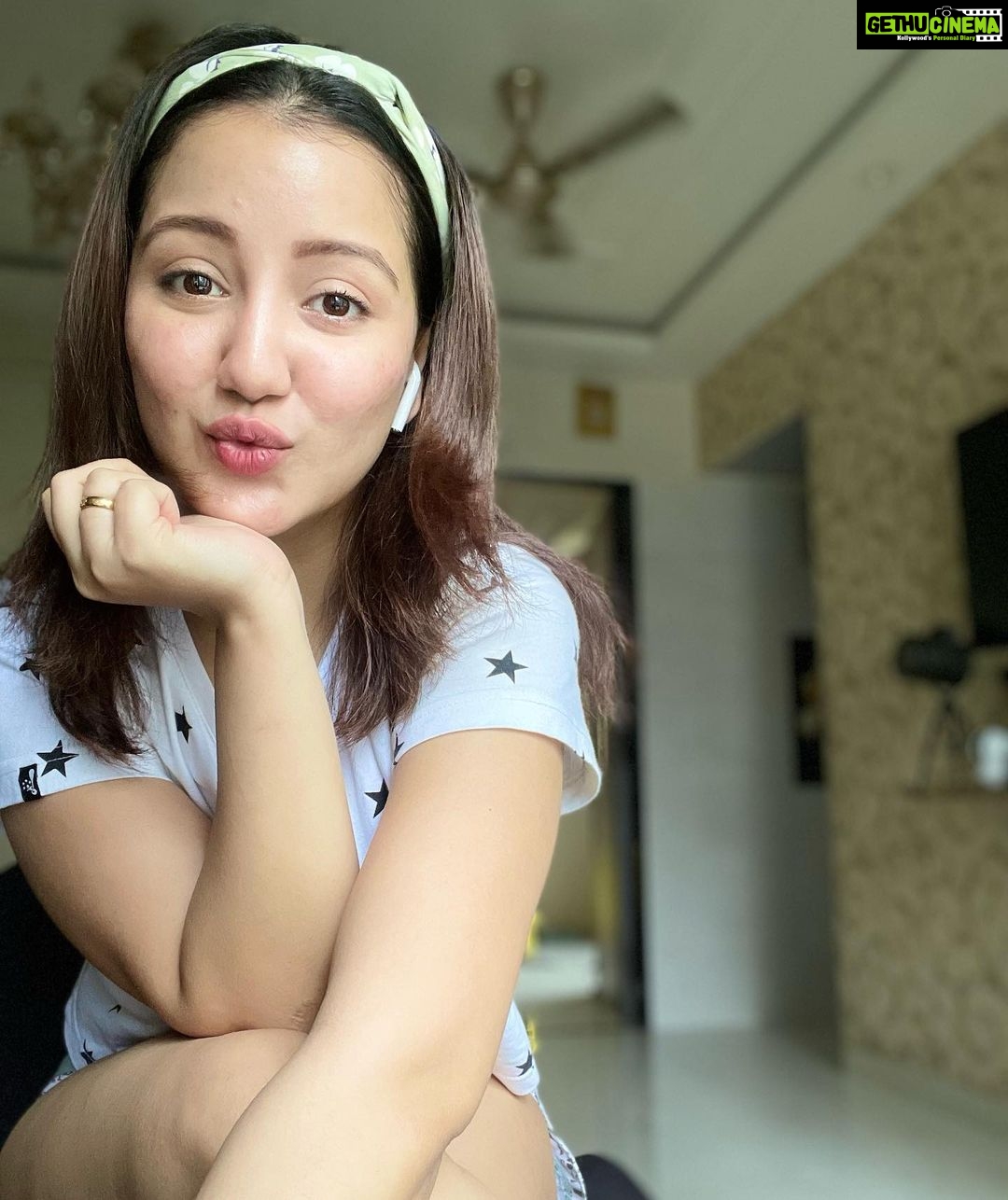 Roshmi Banik Instagram - Happy Sunday you’ll… 🪬😚