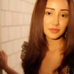 Roshmi Banik Instagram - She, who dares… wins. 🦋🧿 . . . . . #roshmibanik #reelitfeelit #reelkarofeelkaro #reelsinstagram #trendingreels #reelsinstagram #hot #makeup #hairstyles #viralvideos #fypシ #love