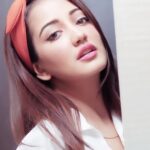 Roshmi Banik Instagram - Looking at you looking at me! . . . . . . . #photooftheday #instamood #foryou #love #portraitphotography #makeup #trendingnow #viral #picoftheday #bollywood #instagood #igers #instadaily
