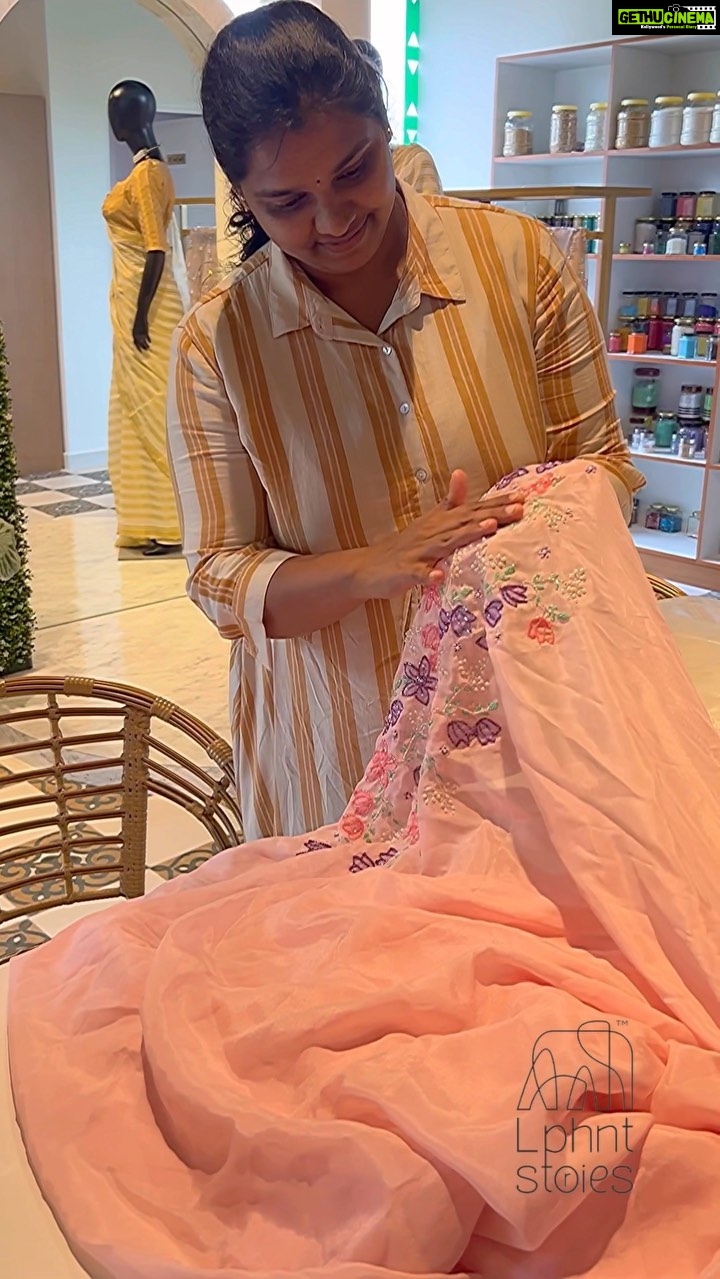 Roshna Ann Roy Instagram - DM ..for orders.βοΈ A saree is an attire that makes a woman look more attractive.β Lphnt stories creation ππ«Άπ½ .. our custom made saree .., hand embroidery works Highlighted ..π!!!! π€β€οΈπ«Άπ½ DM β¦ β€οΈ for orders..β¦.. Contact : π7994445358 9895545566 Services Provided : stitching , designing ,hand embroidery , machine embroidery , wedding collections, kids party wears,wedding family concepts, menswear, groom concepts #momssaree #lphntstories #designinspiration #weddingdress #bridaldress #weddingcouture #clothingbotique #clothing #kerala #allindiadelivary #weddingconcept #roshnaannroy #lphntstories #costume #designer #costumedesigner #costumedesugner #whitedress #weddingsaree #bridalsaree #embroidery #handembroiderysaree #embroiderywork #sareelove #keralaweddingwork