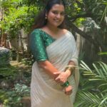 Roshna Ann Roy Instagram - 🌼 #onamvibes #onam2023 Costume : @lphntstories.by.roshna #saree #onamsaree