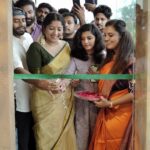 Roshna Ann Roy Instagram - ഒരുപാട് പ്രതീക്ഷകളോടെ എന്റെ ആദ്യത്തെ സംരംഭം ഇവിടെ തുടങ്ങുകയാണ് ... 🤎 എല്ലാവരുടെയും പ്രാർത്ഥനയും അനുഗ്രഹവും ഉണ്ടാവണം 🙏🏻... ❤️ thank u all.... @lphntstories.by.roshna 🤍 Thank u @anumolofficial @arjun_ashokan & @lijomol ❤️♥️ #lphnt #lphntstories #roshnaannroy #roshna Kochi, India