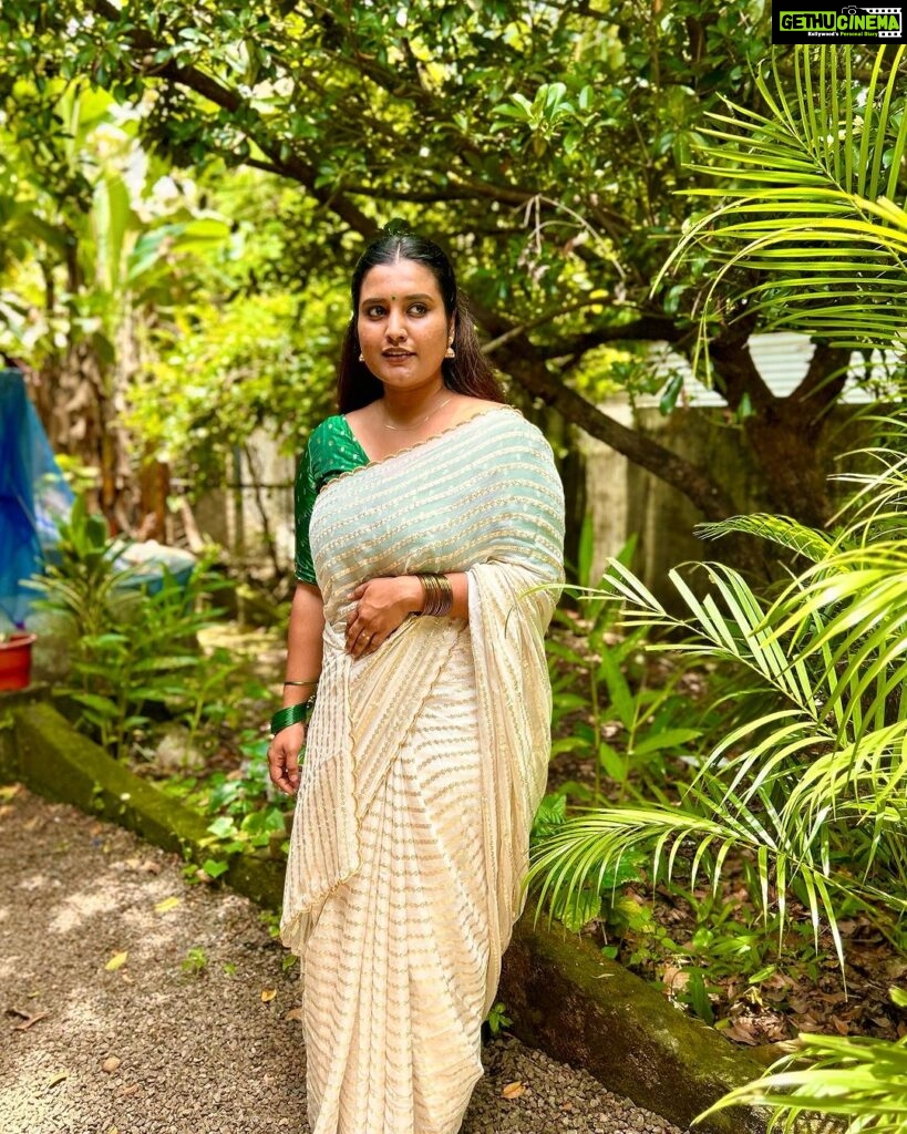 Roshna Ann Roy Instagram - ♥ …. . . Costume : @lphntstories.by.roshna Kochi, India