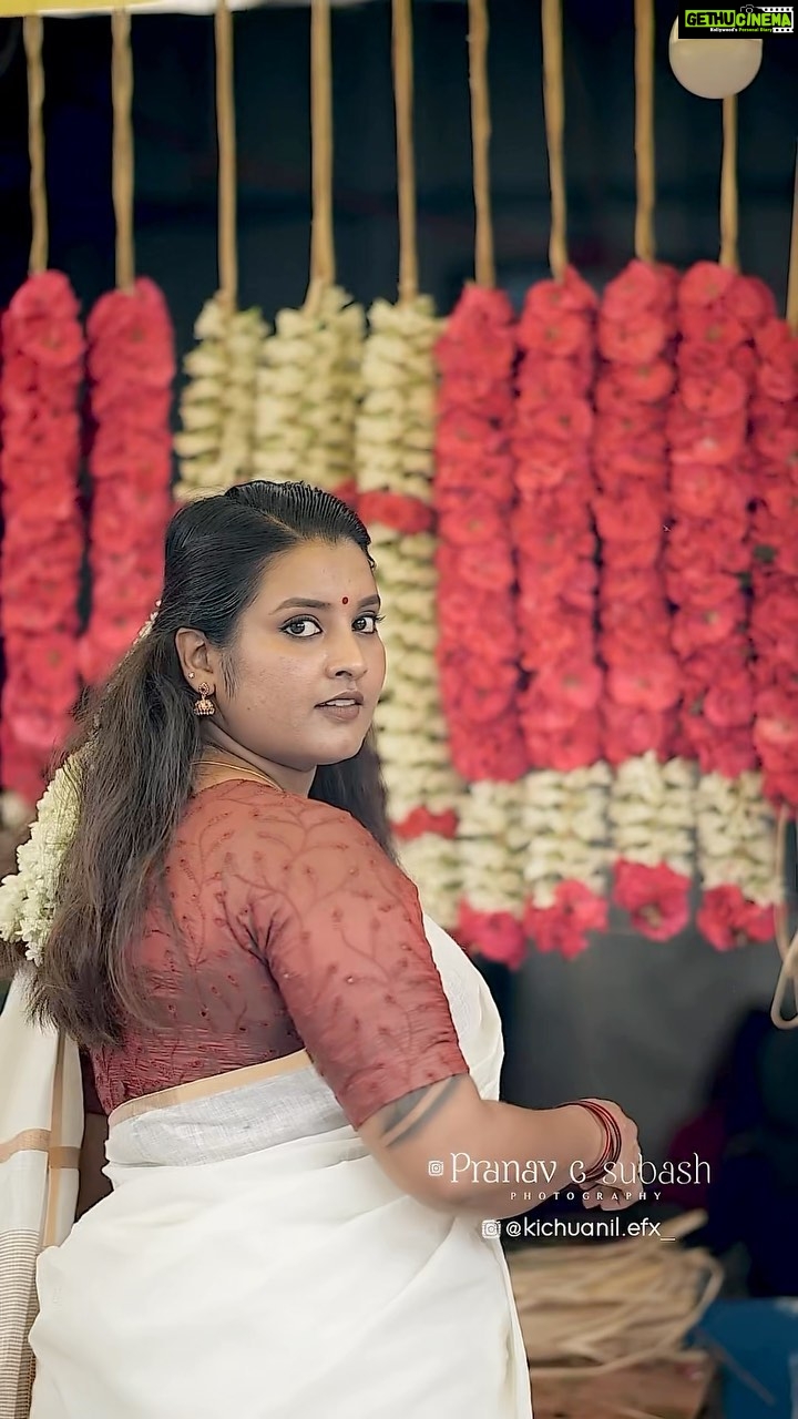 Roshna Ann Roy Instagram - “ To fall in love with yourself is the first secret to happiness.” 🥰😘 🎥. : @pranavcsubash_photography : @kichuanil.efx_ #roshnaannroy #lphntstories #roshna #malayalam #malayalamcinema #vediography Chennai,Tamilnadu