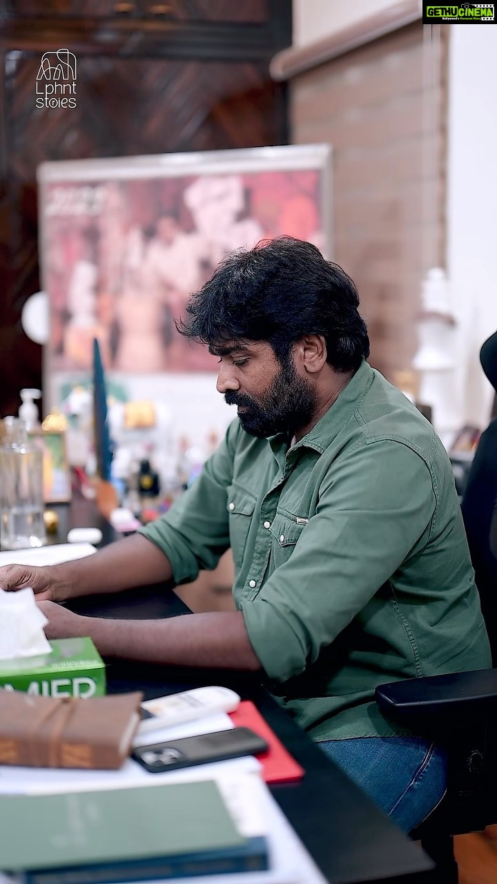 Roshna Ann Roy - 200.6K Likes - എന്റെ ജീവിതത്തിലെ ഏറ്റവും വലിയ ഒരു achievement ആണ് ഇന്നിവിടെ announce ചെയ്യുന്നത്.... അതിന്റ തുടക്കവും എനിക്കെത്രയും പ്രിയപ്പെട്ടവരുടെ അനുഗ്രഹത്തോടെ ആവണമെന്ന് ഞാൻ ആഗ്രഹിച്ചിരുന്നു..അതു സാധിച്ചു ..! Thank u sethu sir ❤️🙏🏻#makkalselvan #vijaysethupathi #vjs
ഈ ഒരു അവസരത്തിൽ ദൈവത്തിനു നന്ദി.പറയുന്നു ... സ്നേഹിച്ചു ചേർത്ത് പിടിച്ചവരോട്, തള്ളി പറഞ്ഞവരോടു, കുറ്റപ്പെടുത്തിയവരോട്, എല്ലാവരോടും പറഞ്ഞാൽ തീരാത്ത നന്ദി... കാരണം എന്നെ ഇത്രയും വളരാൻ പ്രാപ്തയാക്കിയത് ഇവരെല്ലാമാണ് ... എന്റെ സാഹചര്യം എന്തു തന്നെ ആയാലും എടുത്തു വച്ച കാൽ മുന്നോട്ടു തന്നെ..
So... 🙏🏻 “its official “
“ LPHNT STORIES”
Big fat wedding couture
എന്ന എന്റെ clothing brand 23.07.23 (sunday ) 11 am. ന് ഉദ്ഘാടനം ചെയ്യപ്പെടുന്നു.... ഈ ഒരു അവസരത്തിൽ എന്റെ എല്ലാ സുഹൃത്തുക്കളെയും ഞാൻ സസ്നേഹം ക്ഷണിക്കുന്നു.. 🤎 #LPHNTstories #roshnaannroy
🎥 : @pranavcsubash_photography
@kichuanil.efx_