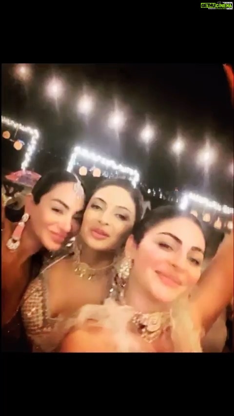 Rubina Bajwa Instagram - Happy Birthday @neerubajwa I LOVE YOU ♾#seeyousoon😈😂 …. 🥂 to making memories on music we love,eating with each other the best food, champagne lunches, love for fashion, sitting under the sun together and just hanging ☀️… have a beautiful fun birthday.