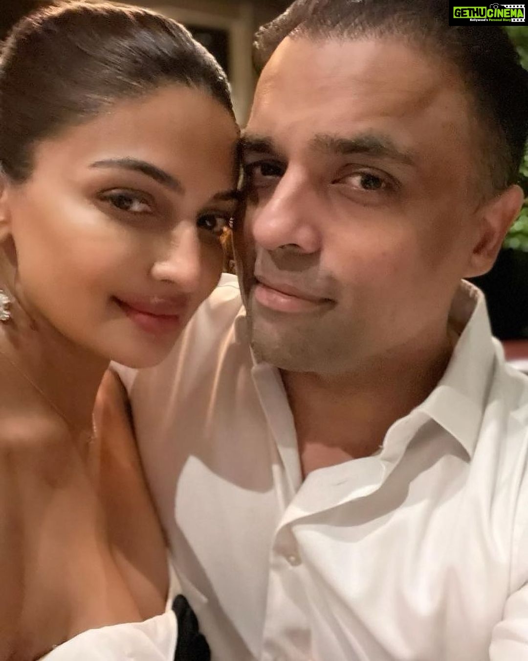 Rubina Bajwa Instagram - Happy Birthday … beautiful to spend moments with you and celebrate you🎂 @gchahal I love you