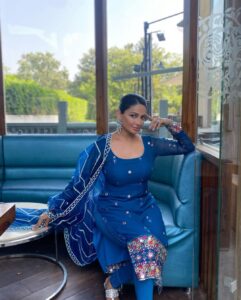 Rubina Bajwa Instagram - Wearing my beautiful friends design @aliwarofficial 💙 #buhebariyan releasing September 15th