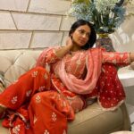 Rubina Bajwa Instagram - #buhebariyan Releasing September 15th 💁🏽‍♀️ @hairbyramacoiffeur 👗 @shopmulmul 💍 @tribebyamrapali