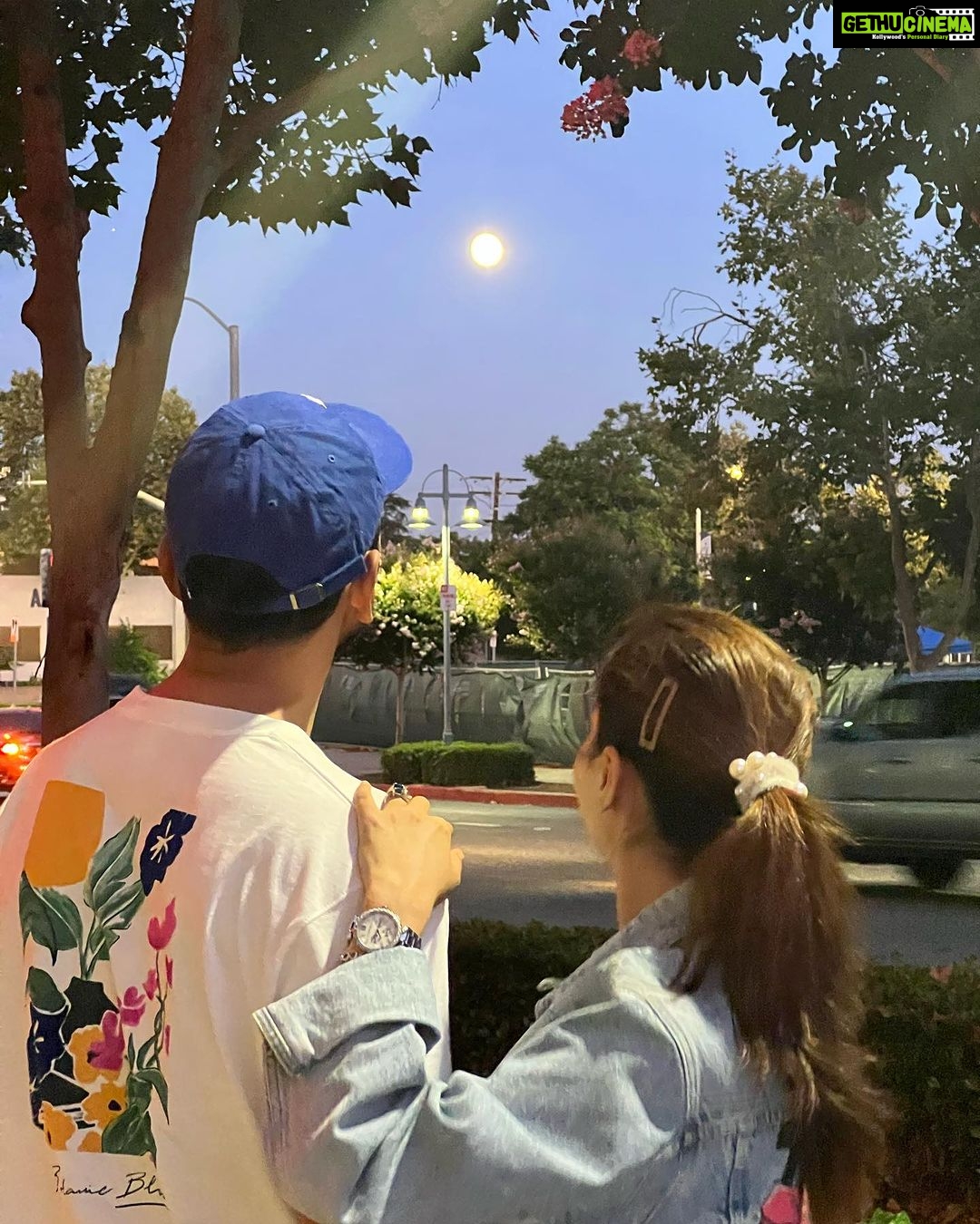 Rubina Dilaik Instagram - Witnessing the Rare Blue #supermoon 🌑