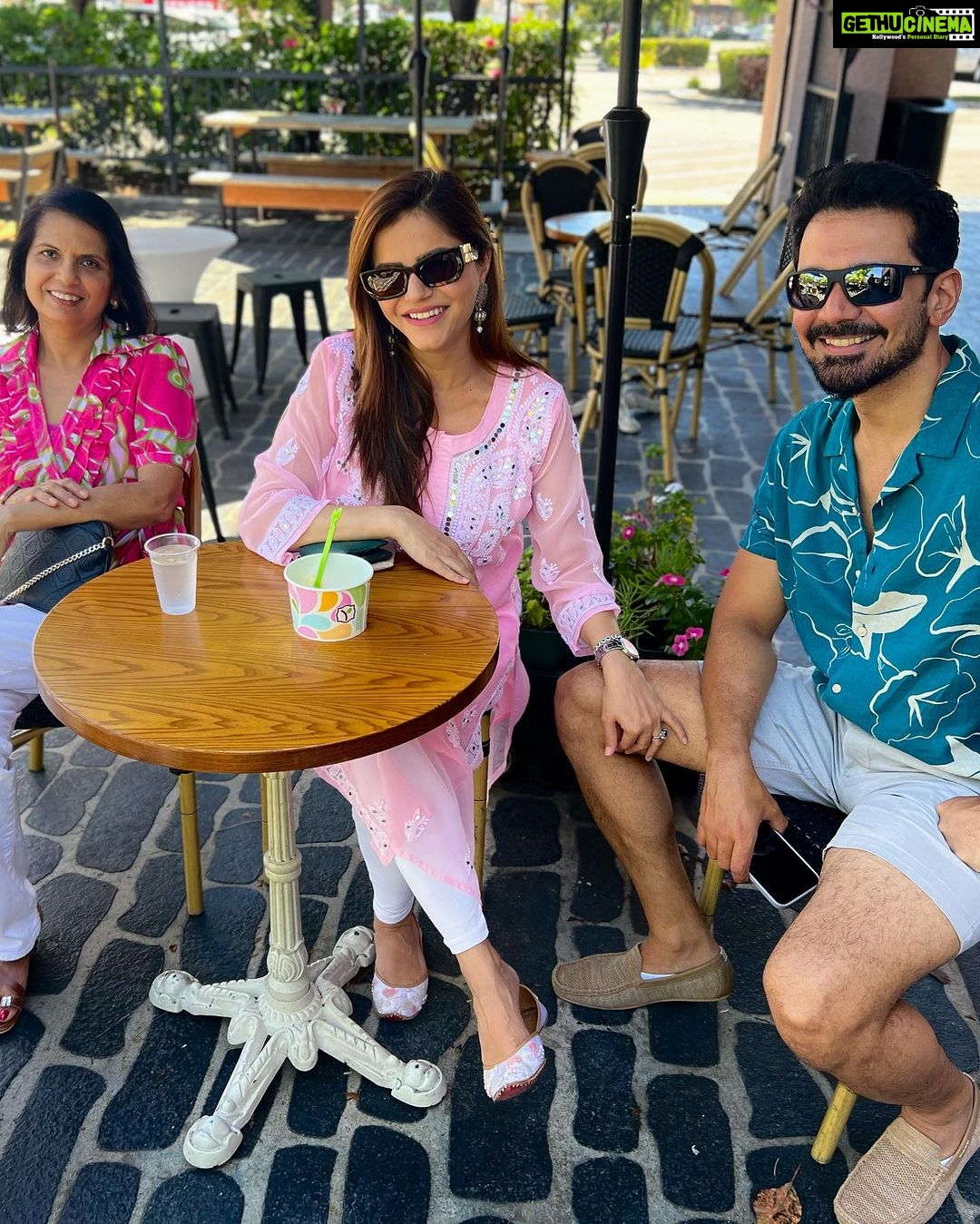 Rubina Dilaik Instagram - Thank you for everything πππΌβ¦.. You my Love @ashukla09 make it Special and Special every Year β¦.. What A Celebration, what a Surprise and what planning @neena325 β€οΈπππππ . . . #blessed #grateful ππΌπ #best #birthday