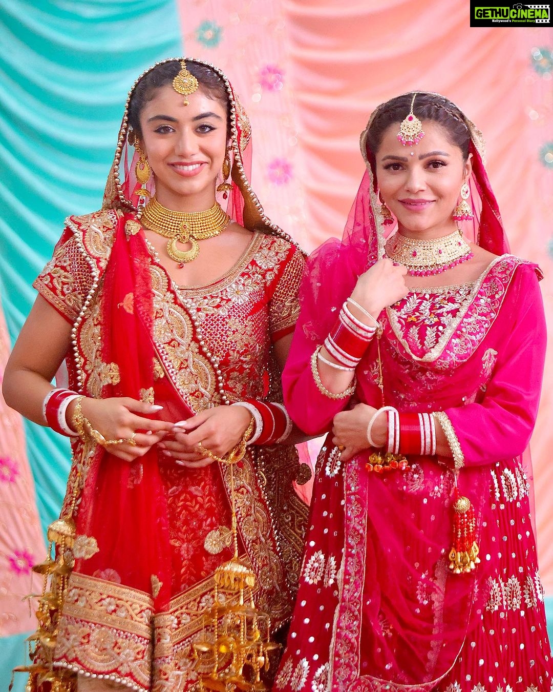 Rubina Dilaik Instagram - Sharing some laughters from the sets ……. Prabh 💖 #bts #chalbhajjchaliye #rubinadilaik