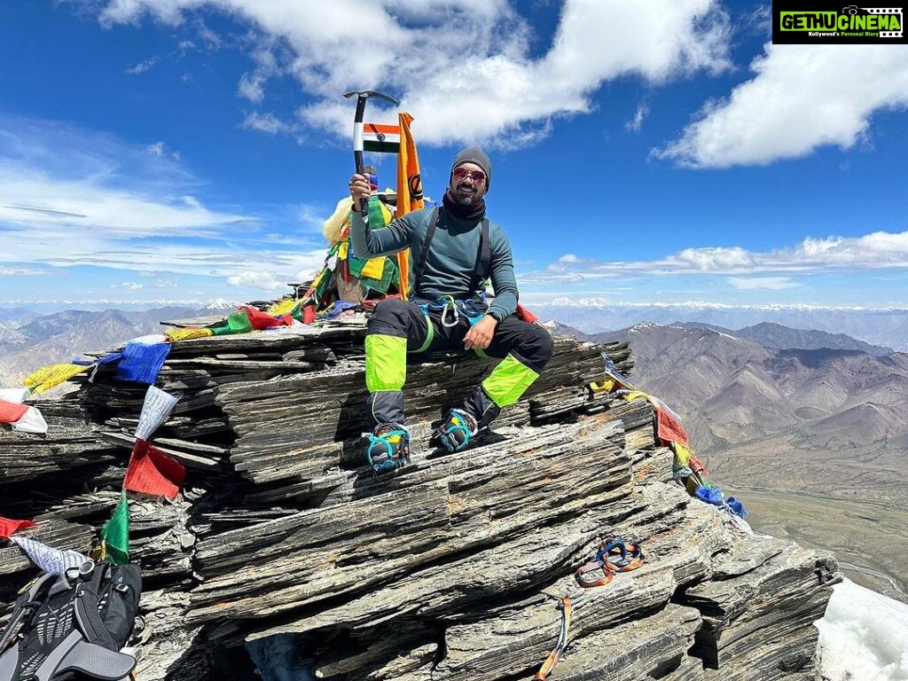 Rubina Dilaik Instagram - 2 Weeks 2 Summits ❤️❤️ …. My man is incredible 🧿 @ashukla09 …. Kang Yatse 2 ✊🏼✊🏼