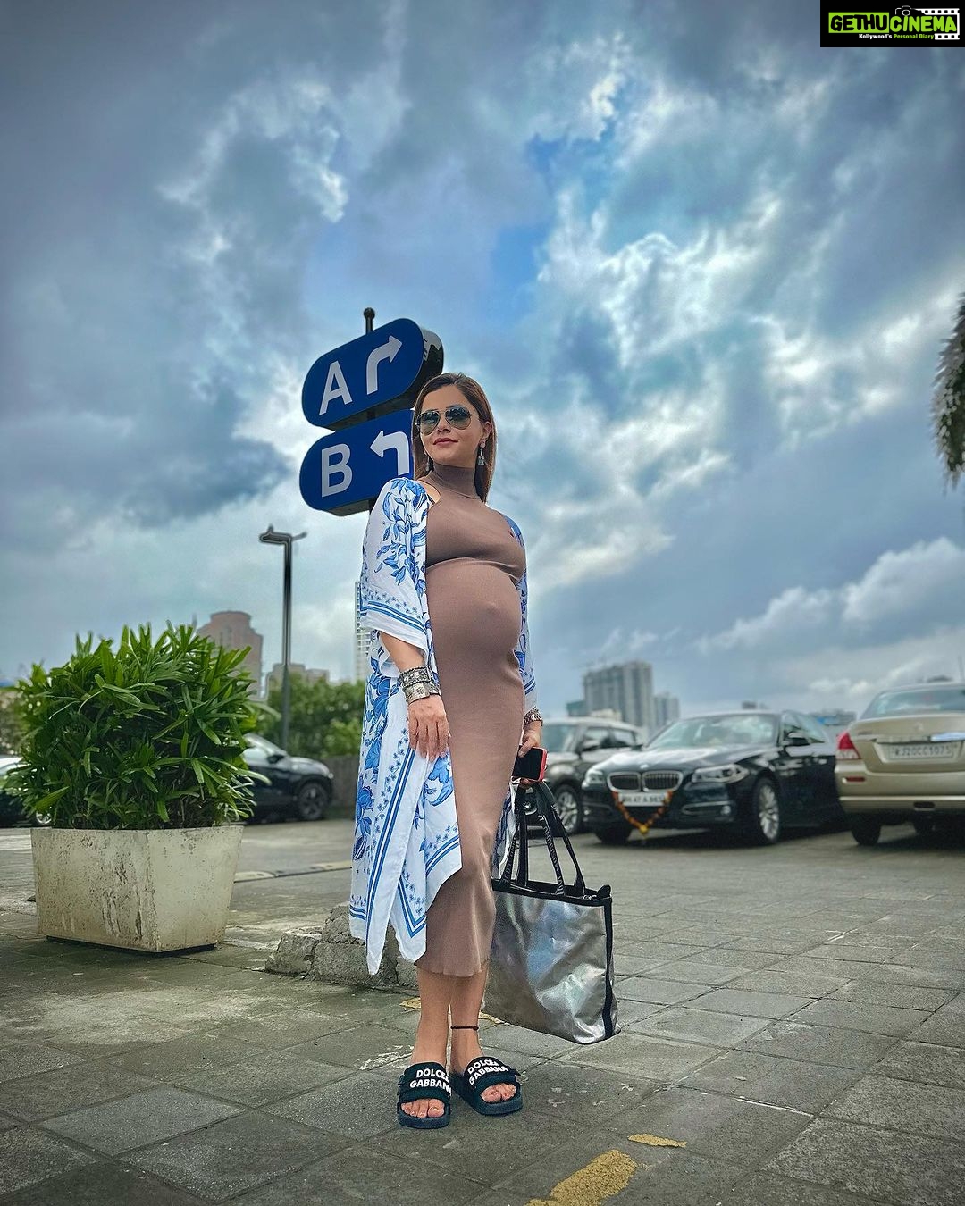 Rubina Dilaik Instagram - #weekend ka kya plan ?