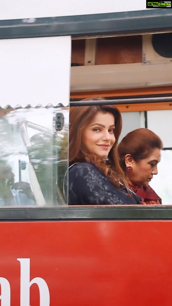 Rubina Dilaik Instagram - #gold and Classic