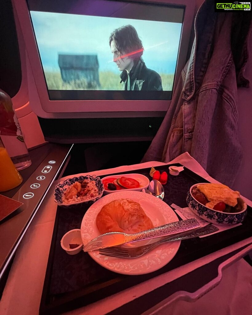 Rubina Dilaik Instagram - Travelling is like food to my soul … and the idea of warm food being served at a height of 33000 ft (n above ) fills my Soul 💕( idea borrowed from someone) ….❤️🧿….. . . . : #rubinadilaik #abhinavshukla #travel #travelgram
