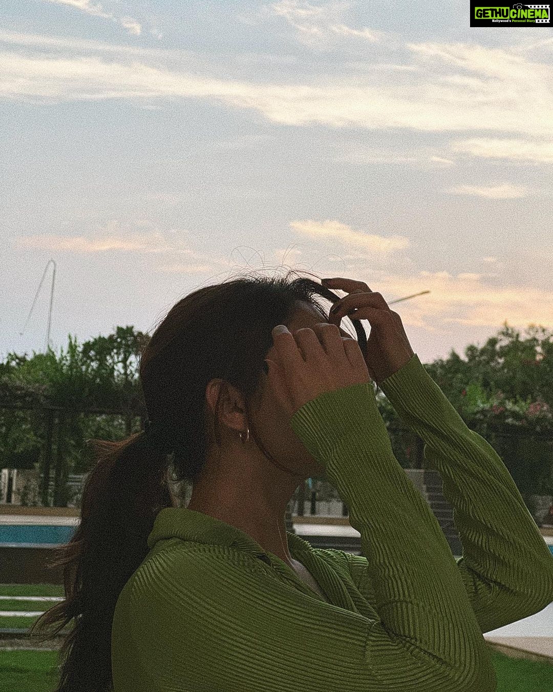 Ruhani Sharma Instagram - With you FOR you 🍁 . . . . 📸 @saragurpals ♥️