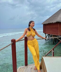 Ruhani Sharma Instagram - Tell me your dream destination ? 
.
.
.
.
.
.
📍 @mirihi_island_resort