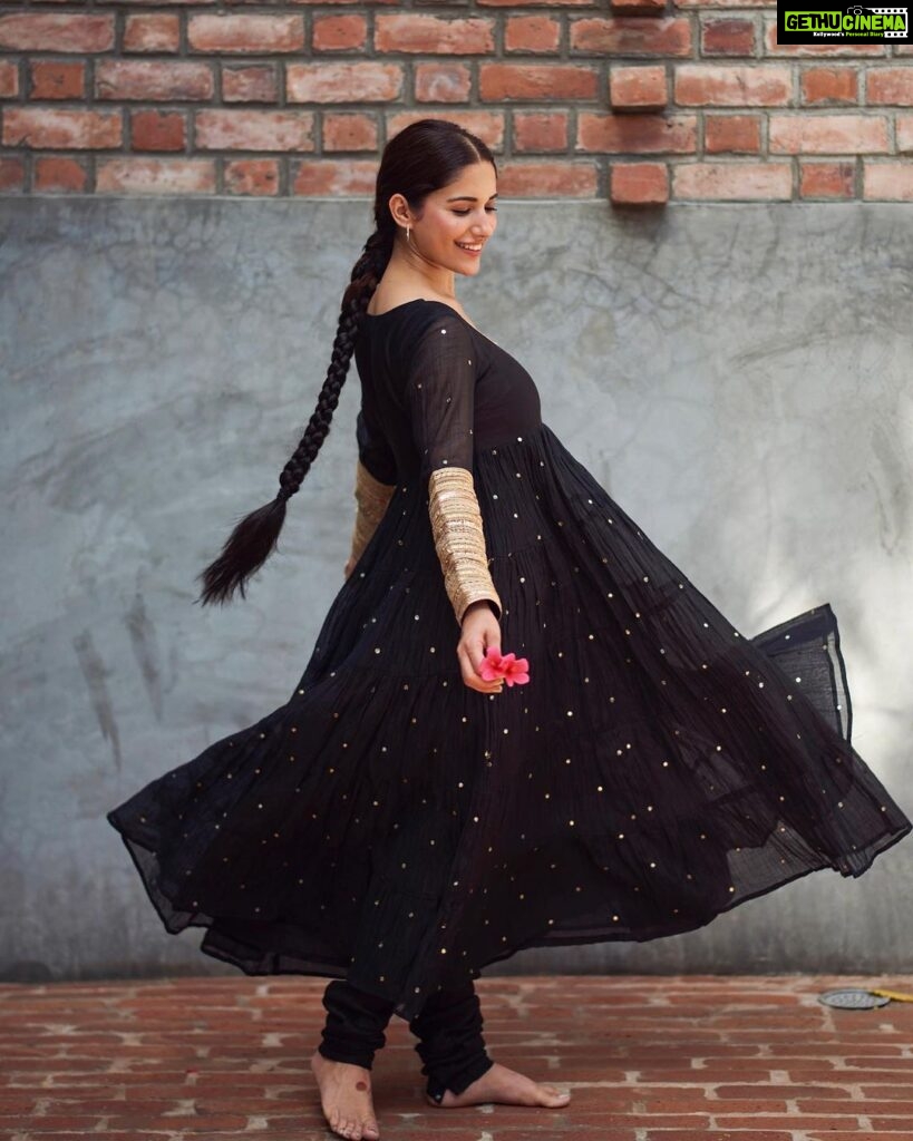 Ruhani Sharma Instagram - 🦋 . . . . . 📸 @akshay.rao.visuals MUA @makeuphairbyrahul Wearing @roze.india Styled by @hersheyy05