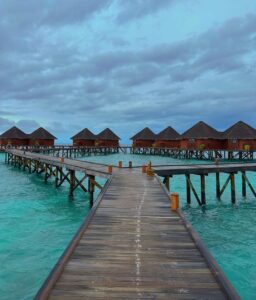 Ruhani Sharma Instagram - Tell me your dream destination ? 
.
.
.
.
.
.
📍 @mirihi_island_resort
